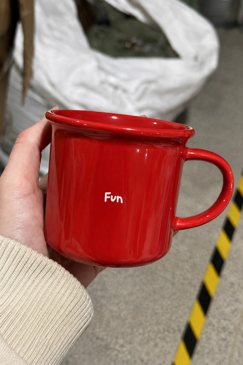 Cană de cafea din ceramică în stil smalț roșu Cană de cafea din ceramică în stil smalț roșu