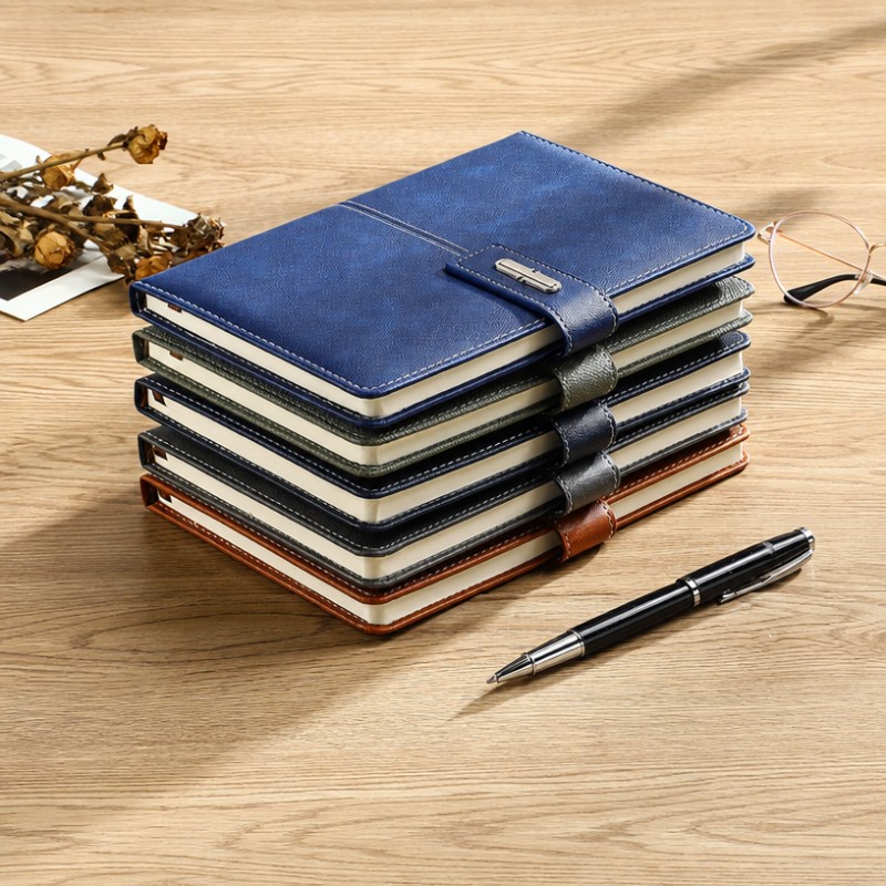 Caiet de jurnal cu sigla personalizata cu catarama metalica din piele PU Caiet de jurnal cu sigla personalizata cu catarama metalica din piele PU