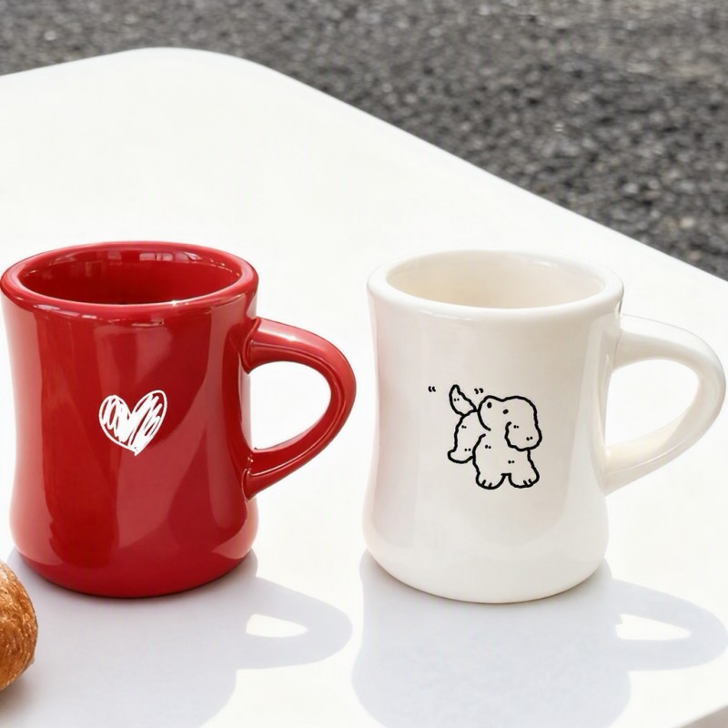 Cana de cafea din ceramică cu logo personalizat în formă de talie