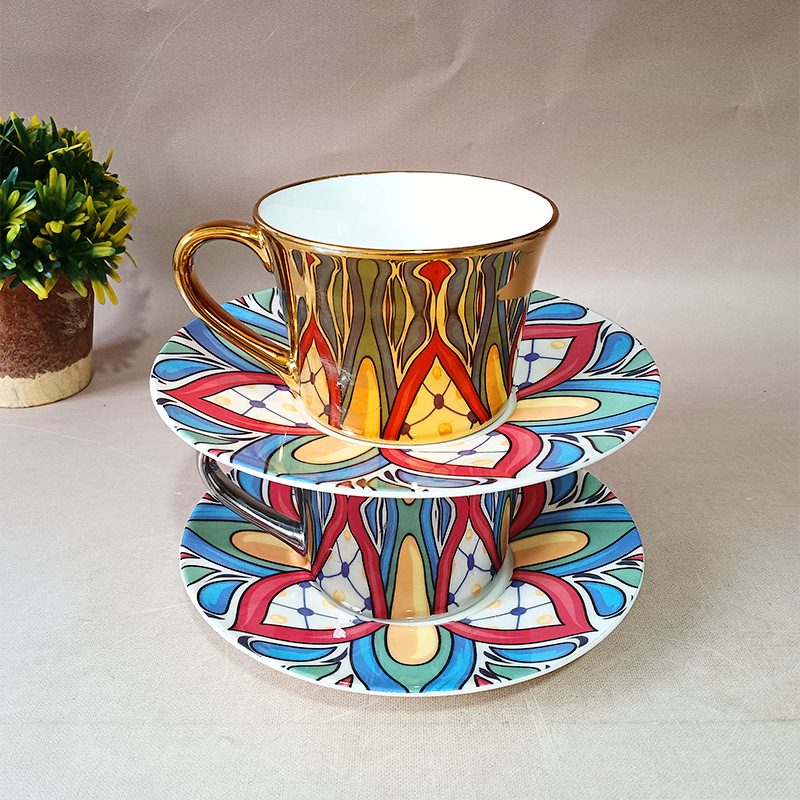Set de pahare si farfurii din ceramica cu reflexie in oglinda